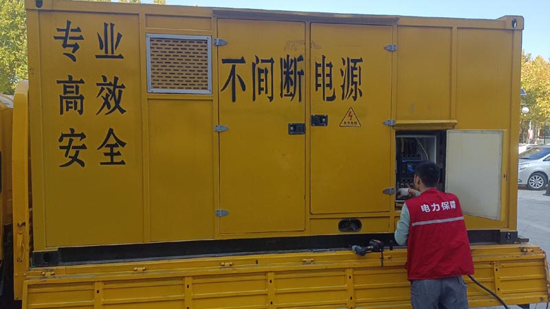 广西柴油发电机组和UPS电源配合使用时，如何避免切换过程中的电力中断？